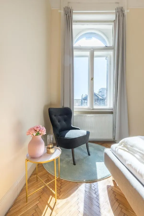City Center Dream Home 2Br/2Bath Budapest Apartment