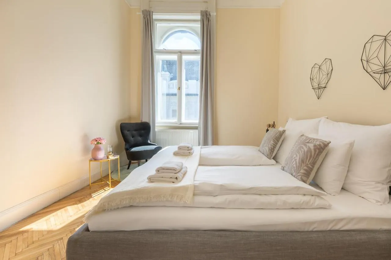 City Center Dream Home 2Br/2Bath Budapest Apartment