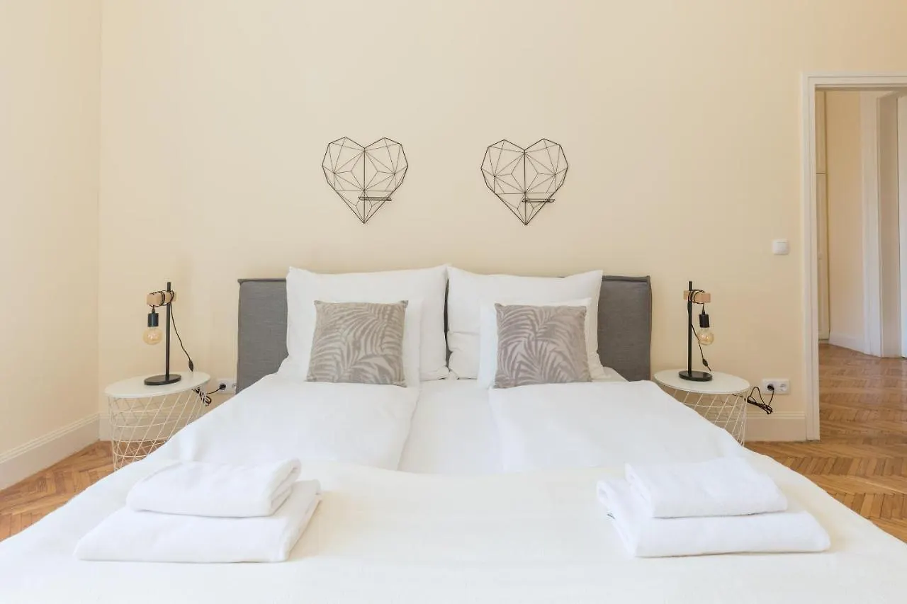 City Center Dream Home 2Br/2Bath Budapest