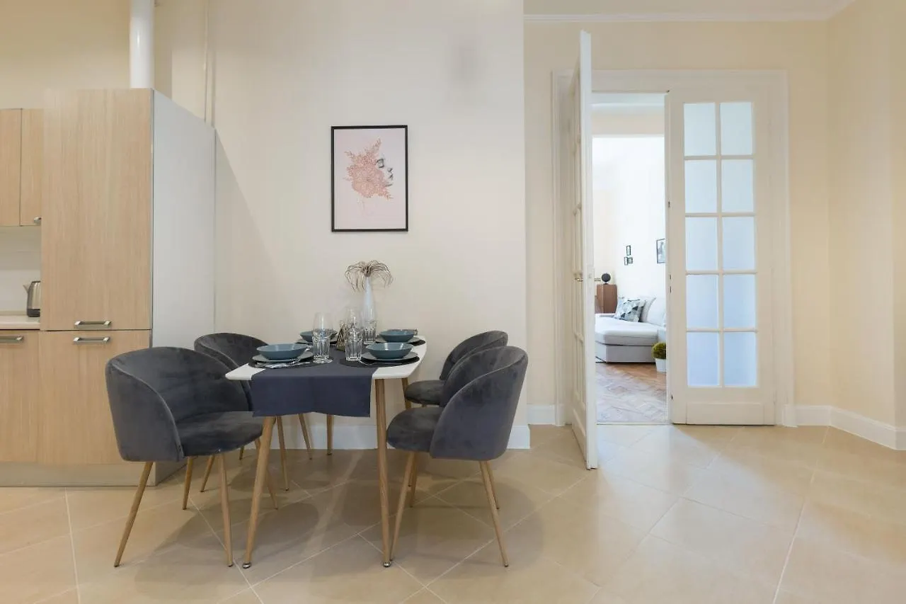 City Center Dream Home 2Br/2Bath Budapest Apartment